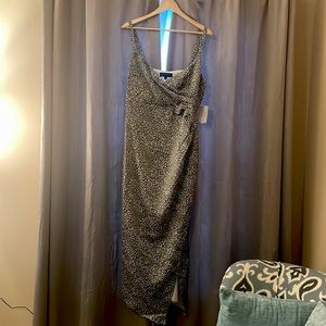 Green Satin Wrap Dress w/ Side Slit; Size: 14; Brand: Eloquii